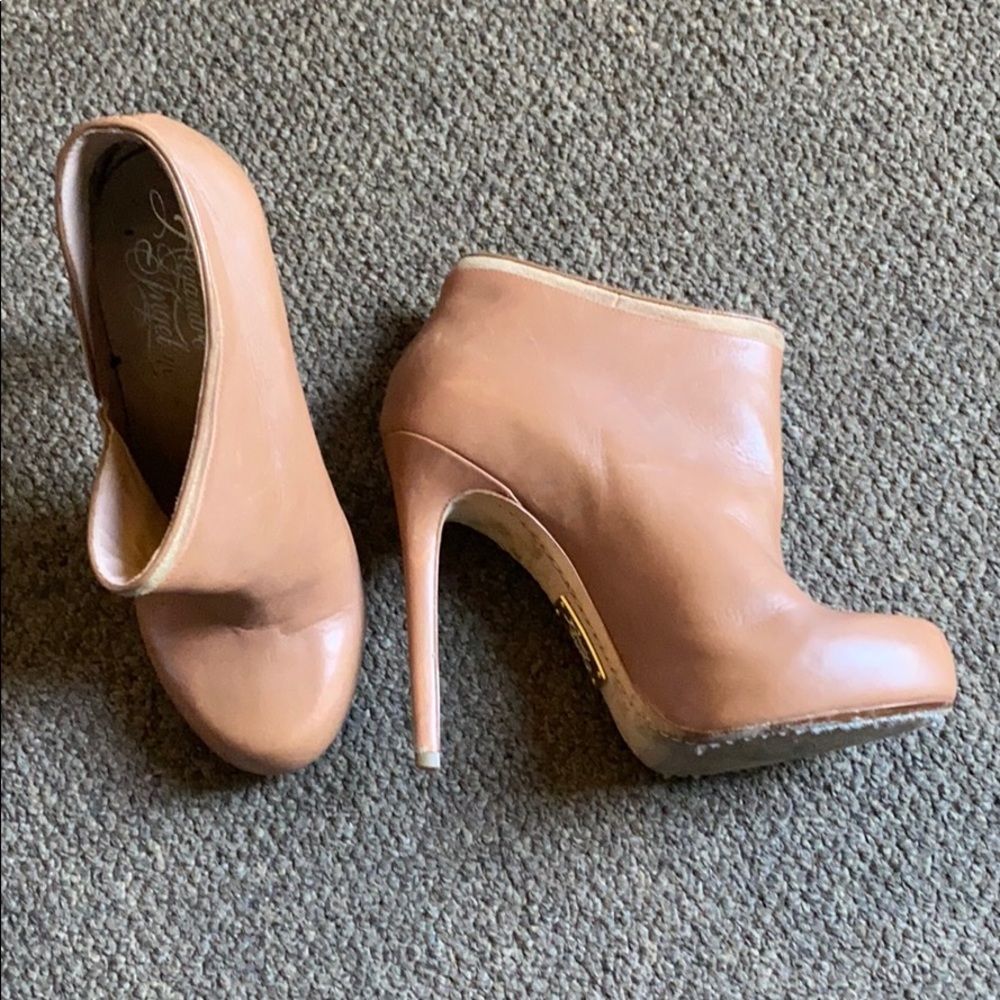 Alejandro Ingelmo Booties
